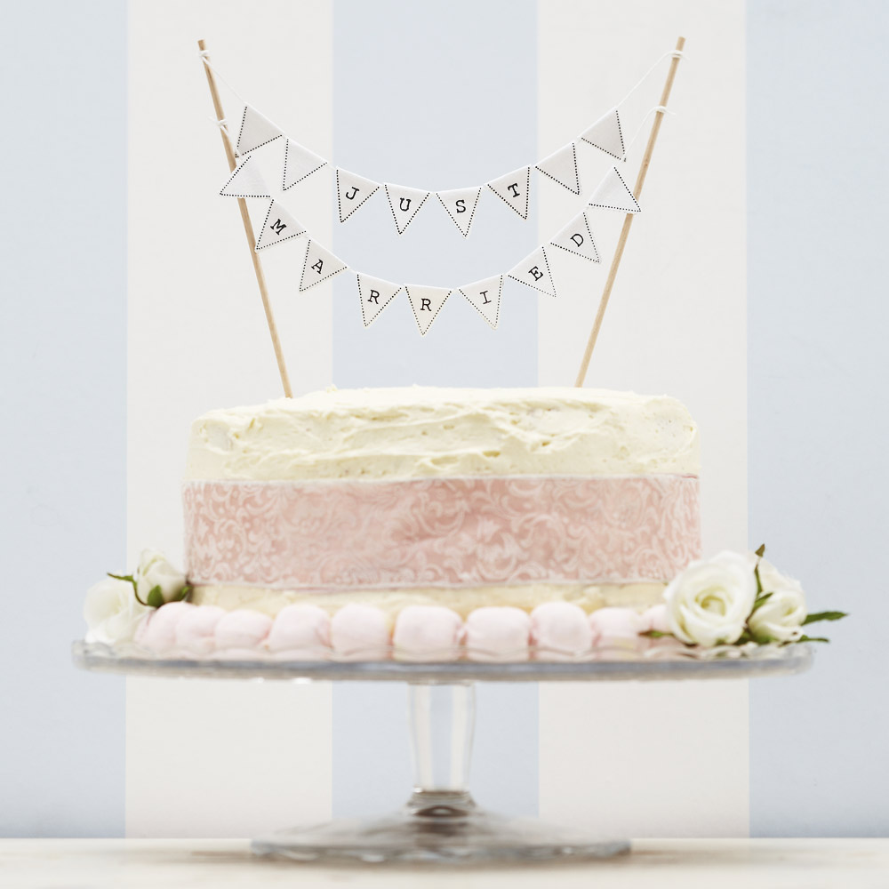 Just Married White Cake Bunting